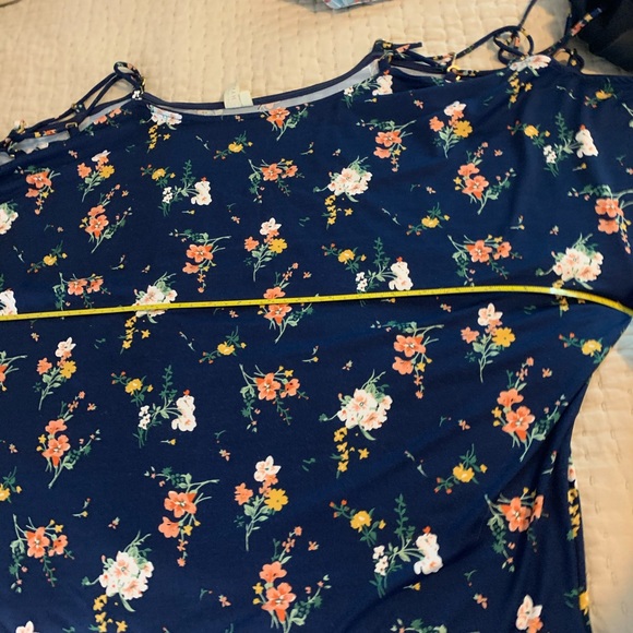 TRENDY TOP/1 - Picture 6 of 7